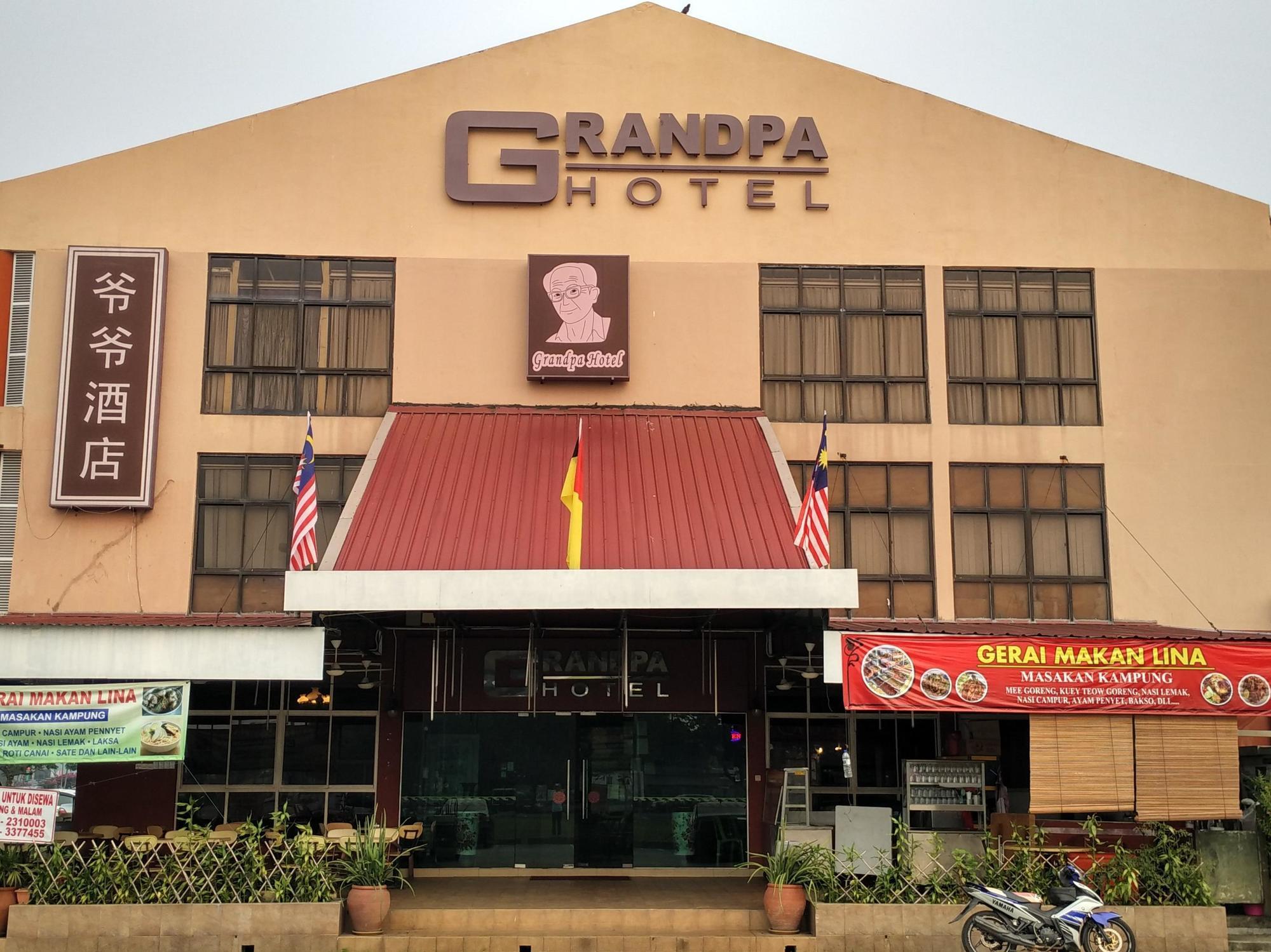 Grandpa Hotel Петалинг Джая Екстериор снимка