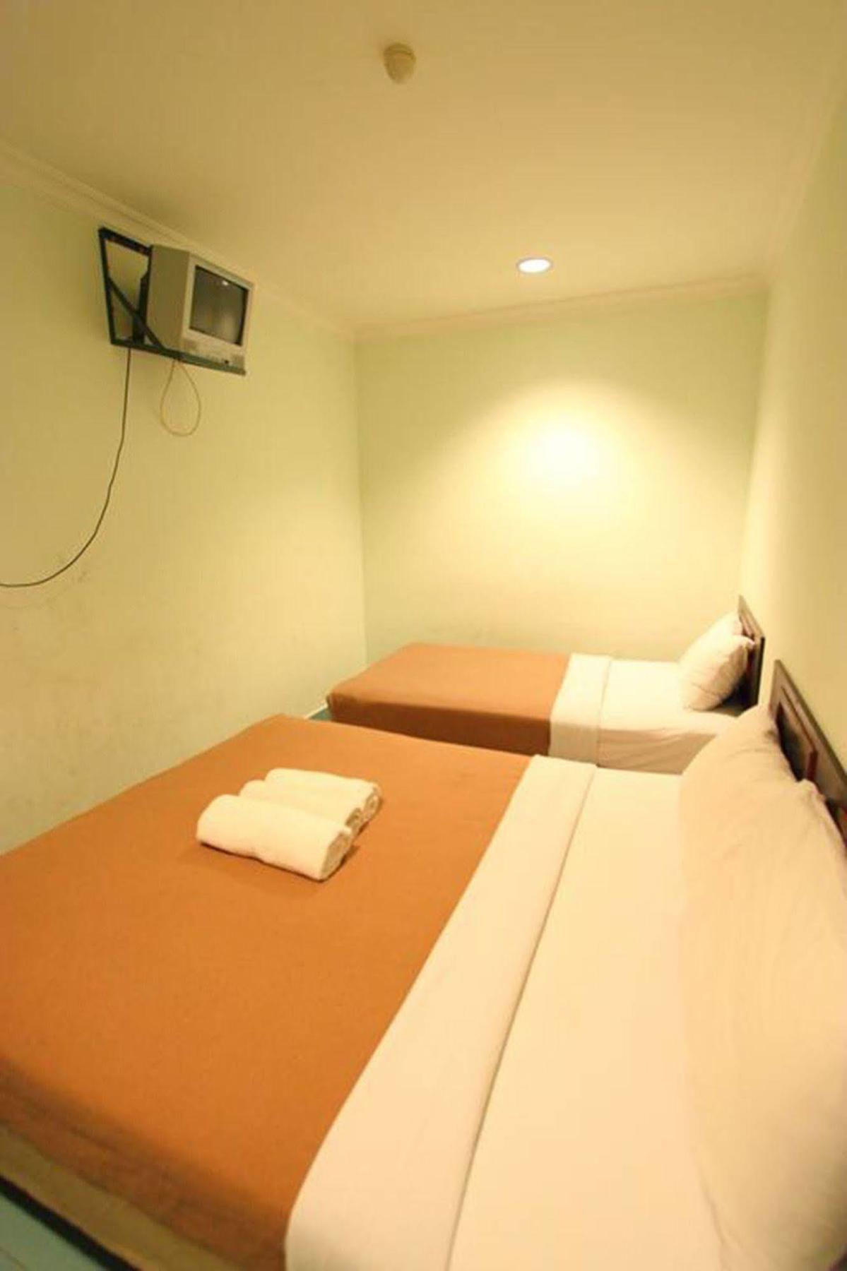 Grandpa Hotel Петалинг Джая Екстериор снимка
