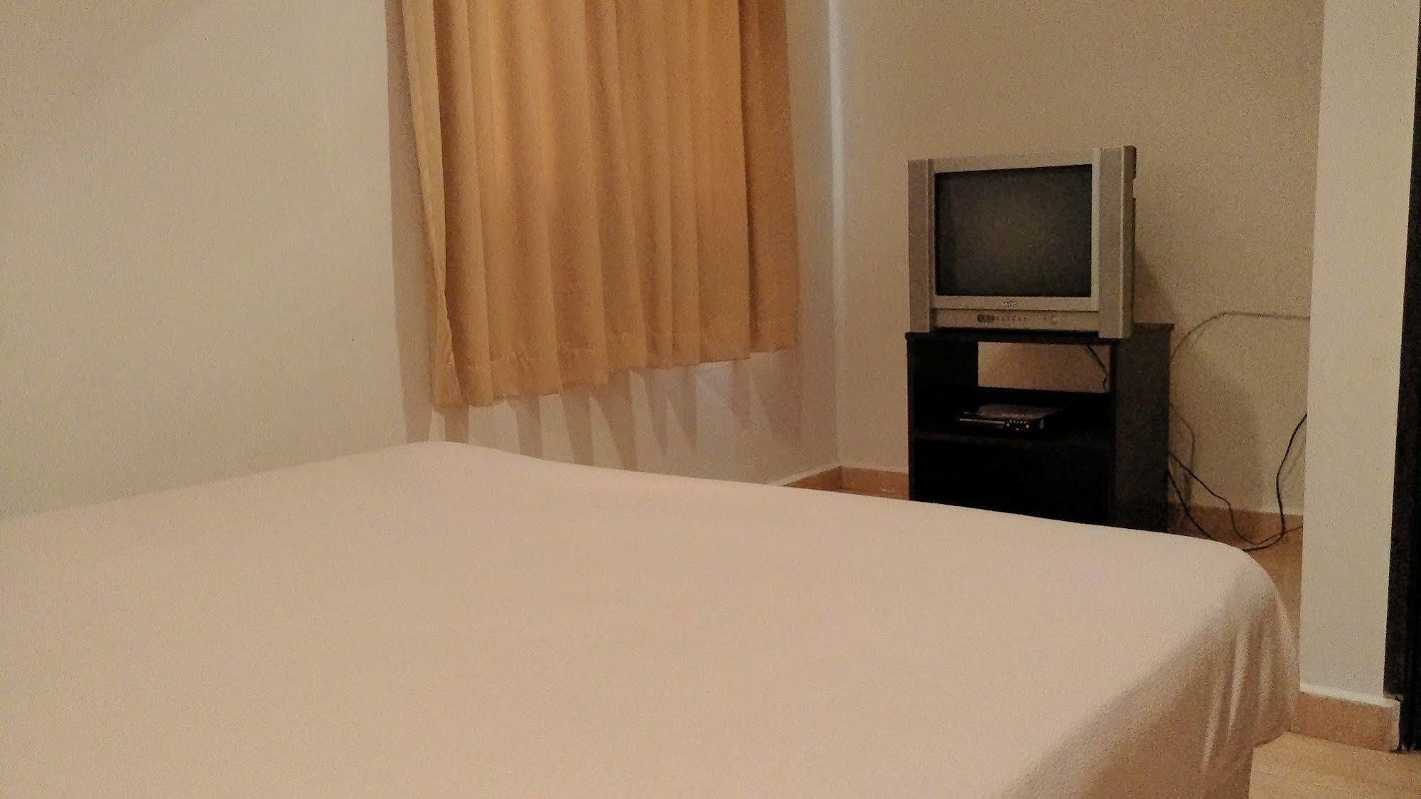 Grandpa Hotel Петалинг Джая Екстериор снимка