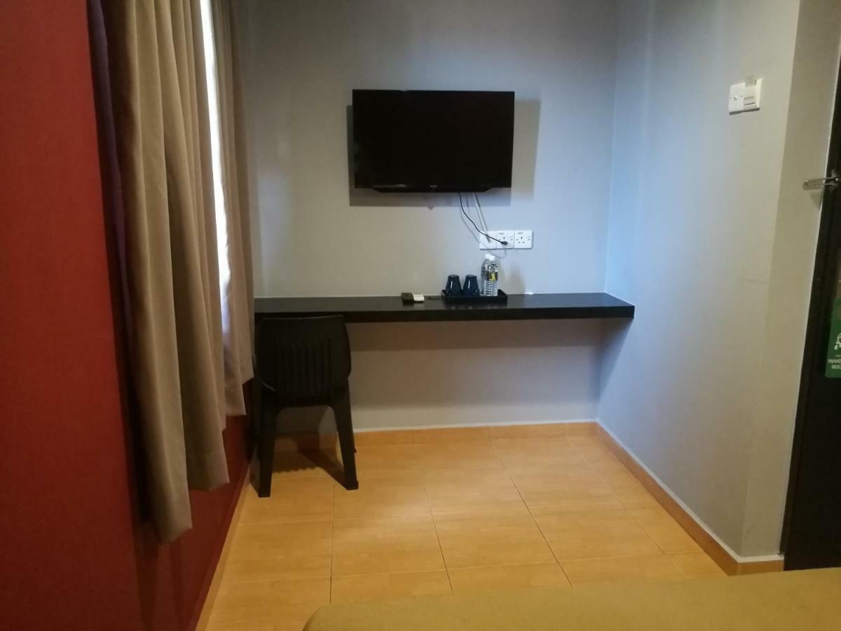 Grandpa Hotel Петалинг Джая Екстериор снимка