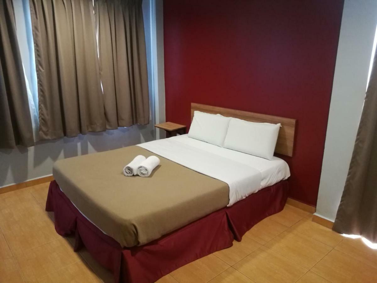 Grandpa Hotel Петалинг Джая Екстериор снимка