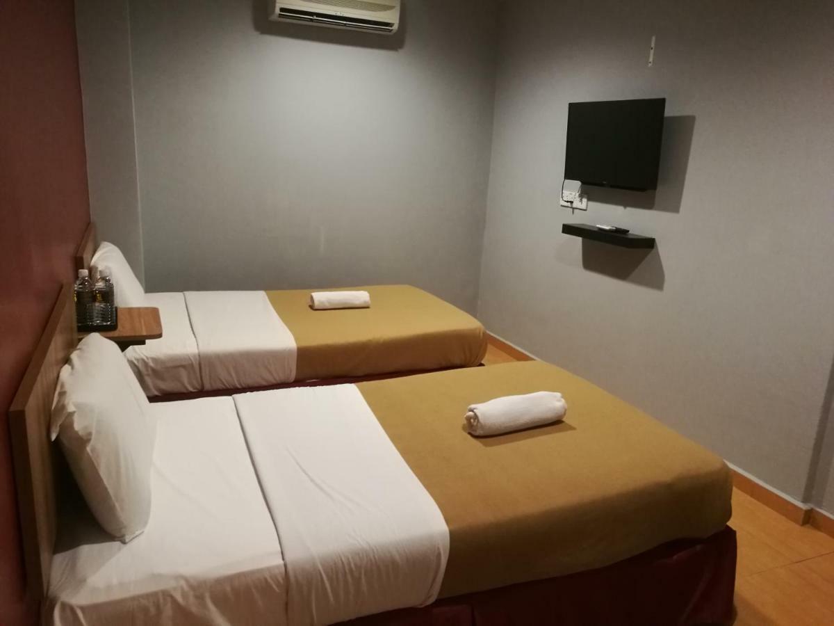 Grandpa Hotel Петалинг Джая Екстериор снимка