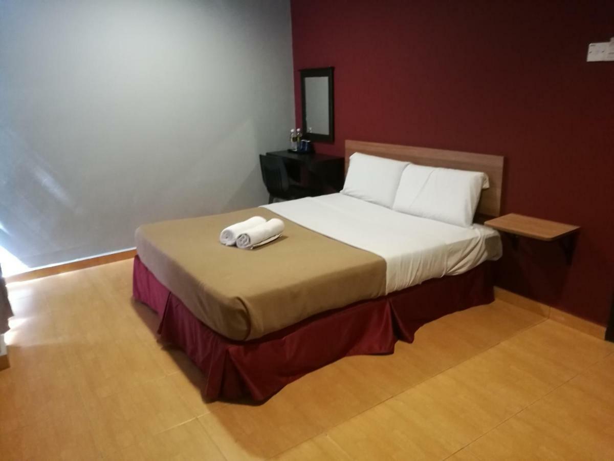 Grandpa Hotel Петалинг Джая Екстериор снимка