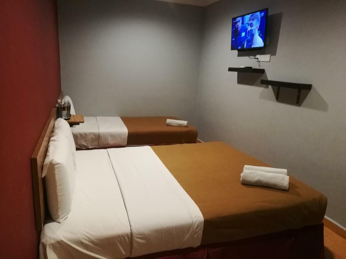 Grandpa Hotel Петалинг Джая Екстериор снимка