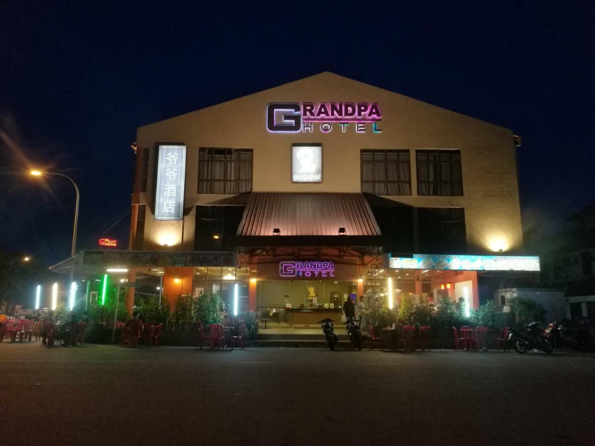 Grandpa Hotel Петалинг Джая Екстериор снимка