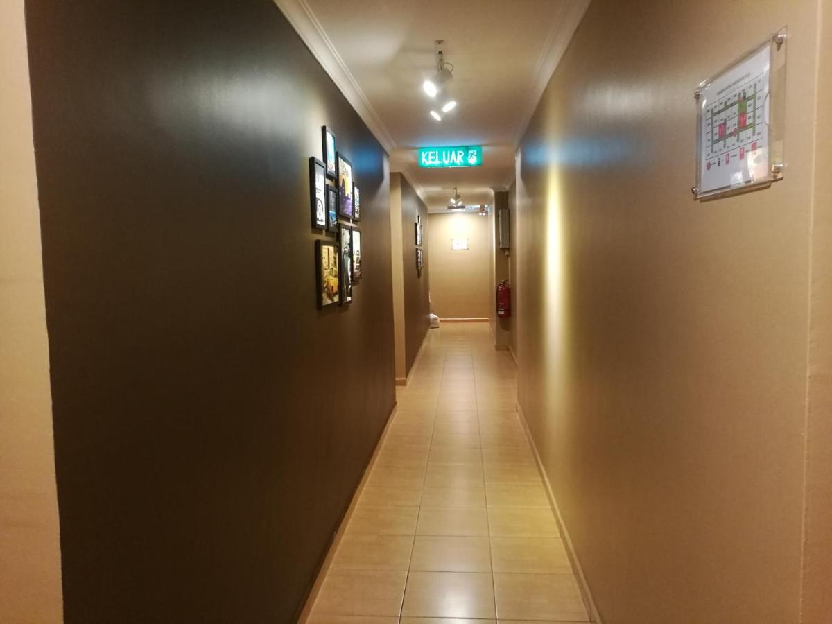 Grandpa Hotel Петалинг Джая Екстериор снимка